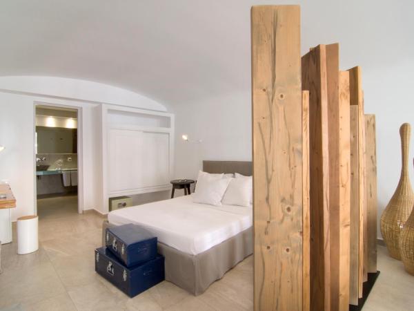 Santorini Secret Suites & Spa, Small Luxury Hotels of the World : photo 7 de la chambre suite absolue avec bain à remous privé - vue sur caldeira