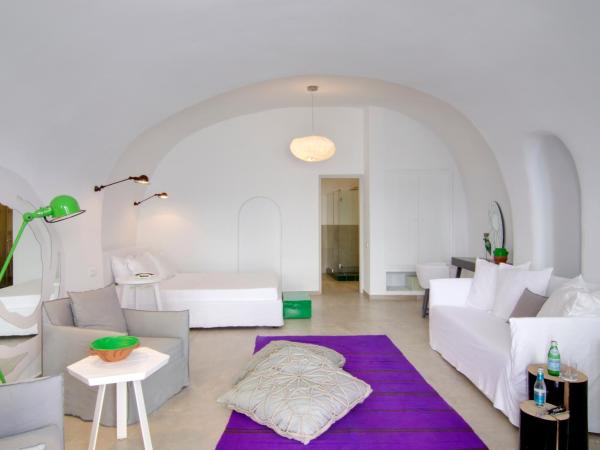 Santorini Secret Suites & Spa, Small Luxury Hotels of the World : photo 6 de la chambre suite absolue avec bain à remous privé - vue sur caldeira