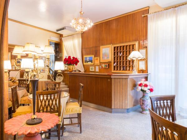 Albergo Trento : photo 6 de la chambre chambre triple - bâtiment séparé