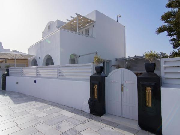 Santorini Secret Suites & Spa, Small Luxury Hotels of the World : photo 1 de la chambre villa junior avec piscine extérieure - vue panoramique