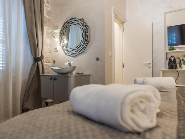 Zara Palace - design rooms : photo 6 de la chambre chambre deluxe double ou lits jumeaux