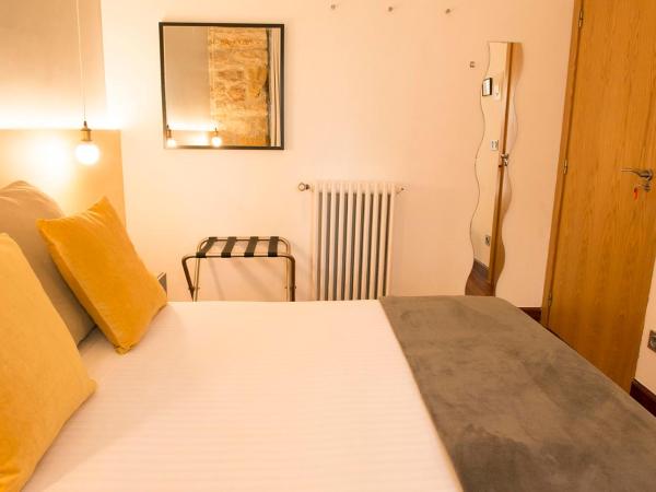 Pensión Aia : photo 4 de la chambre chambre double avec salle de bains commune