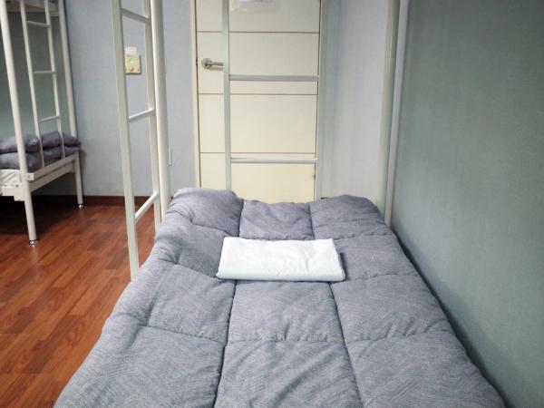 YaKorea Hostel Gangnam : photo 7 de la chambre chambre triple avec salle de bains commune