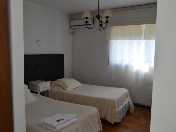 Hospedaje 371 : photo 2 de la chambre chambre quadruple avec salle de bains commune