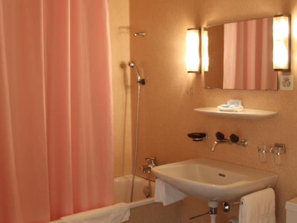 Gasthaus zum Kreuz : photo 5 de la chambre chambre double confort