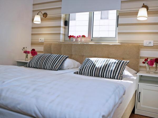 Hotel Delfin : photo 6 de la chambre chambre double ou lits jumeaux sans balcon