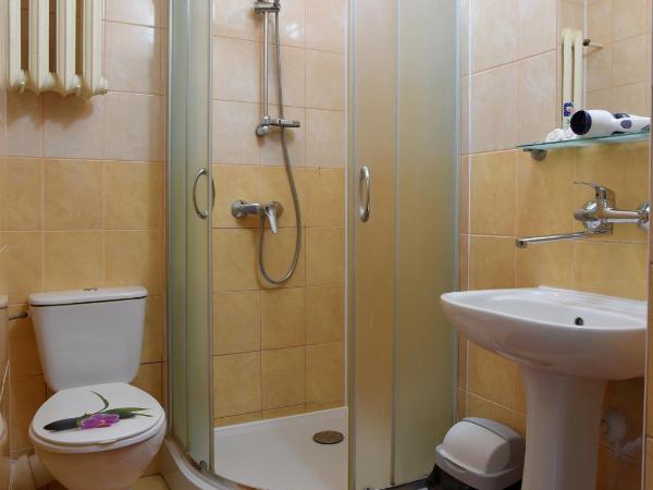 Dobre Miejsce Dom Rekolekcyjny : photo 4 de la chambre chambre double avec salle de bains privative