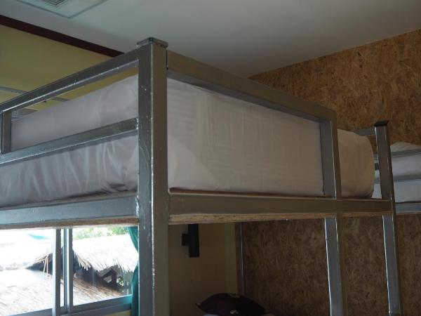 Chaokoh Phi Phi Hostel : photo 7 de la chambre lit dans dortoir pour femmes de 6 lits