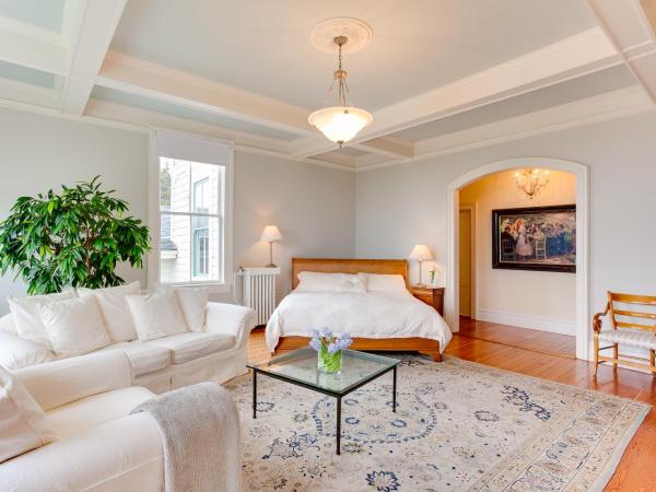 Fairholme Manor Inn : photo 2 de la chambre suite lit king-size - vue sur océan