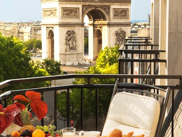 Grand Hôtel Champs-Elysées : photo 9 de la chambre chambre premium avec balcon - vue sur arc de triomphe