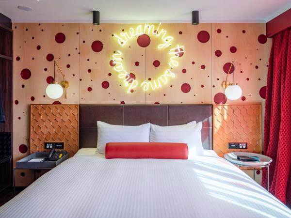 Naumi Auckland Airport Hotel : photo 2 de la chambre suite - dottie