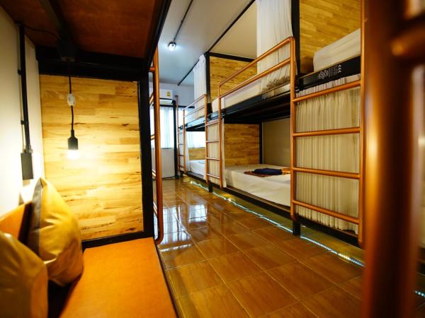 Sleep Owl Hostel : photo 3 de la chambre lit superposé dans dortoir mixte - Étage supérieur