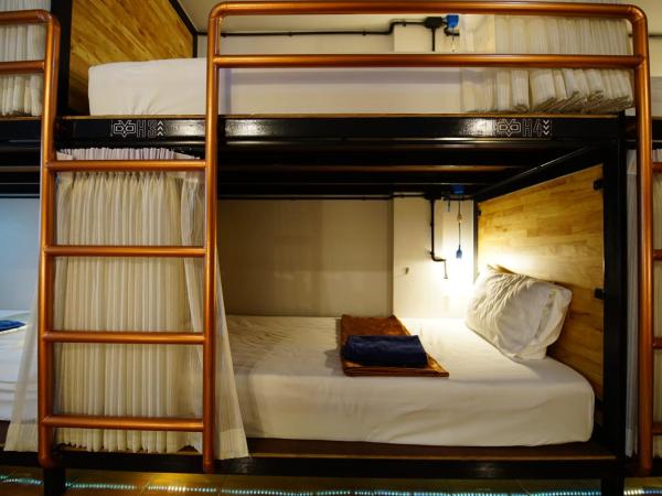 Sleep Owl Hostel : photo 7 de la chambre lit superposé dans dortoir mixte - Étage supérieur