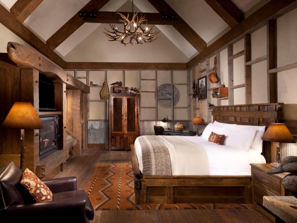 Big Cypress Lodge : photo 6 de la chambre chambre intérieure lit king-size 