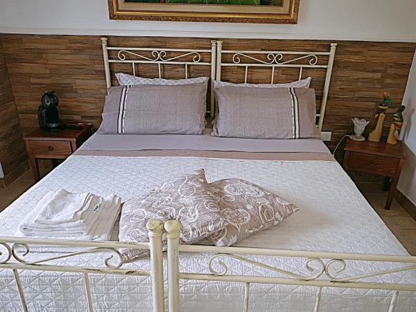 Il Casale dei Principi : photo 1 de la chambre chambre double ou lits jumeaux - vue sur jardin