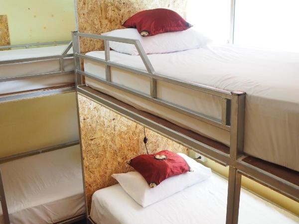 Chaokoh Phi Phi Hostel : photo 1 de la chambre lit dans dortoir mixte de 4 lits