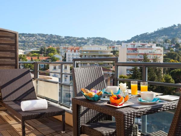 Nehô Suites Cannes Croisette : photo 3 de la chambre suite supérieure avec terrasse