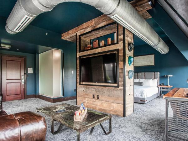 Ironworks Hotel Indy : photo 3 de la chambre suite junior avec balcon