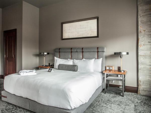 Ironworks Hotel Indy : photo 4 de la chambre suite lit king-size - accessible aux personnes à mobilité réduite