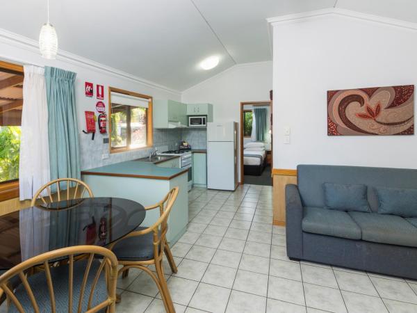 Ingenia Holidays Cairns Coconut : photo 2 de la chambre villa 2 chambres avec baignoire spa