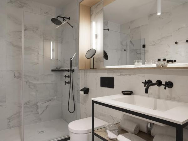 ICON Wipton : photo 3 de la chambre chambre double supérieure avec balcon