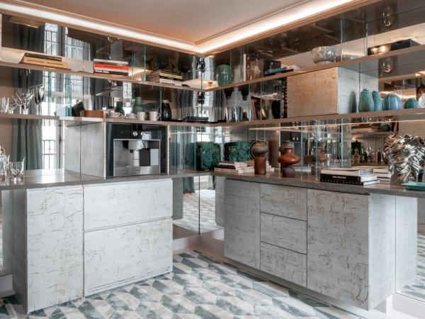 Hotel de Crillon : photo 3 de la chambre suite le poète