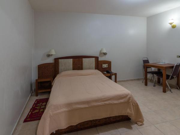 Hotel Joamar : photo 2 de la chambre double room with double bed and fan