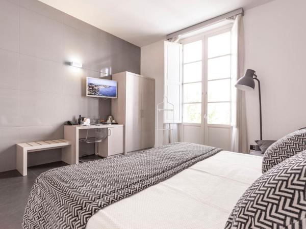 Nostos rooms & Apartments : photo 7 de la chambre chambre double supérieure avec balcon