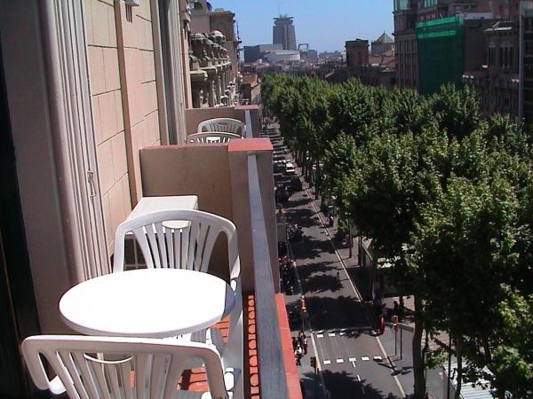 Hotel Toledano Ramblas : photo 5 de la chambre chambre lits jumeaux avec lit d’appoint - 301