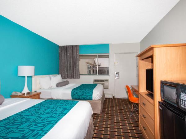 Howard Johnson by Wyndham Colorado Springs : photo 2 de la chambre chambre double avec 2 lits doubles - fumeurs