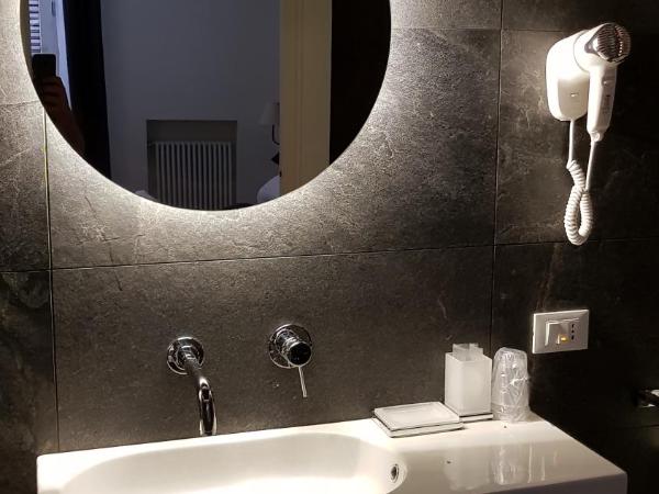 Bed Milano Linate : photo 5 de la chambre chambre double supérieure