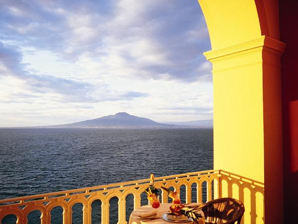 Grand Hotel Excelsior Vittoria : photo 8 de la chambre chambre double deluxe - vue sur mer