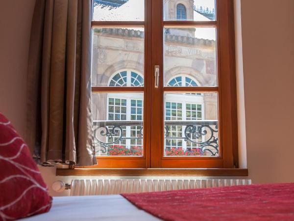 Logis Hôtel De La Cloche : photo 3 de la chambre chambre double classique