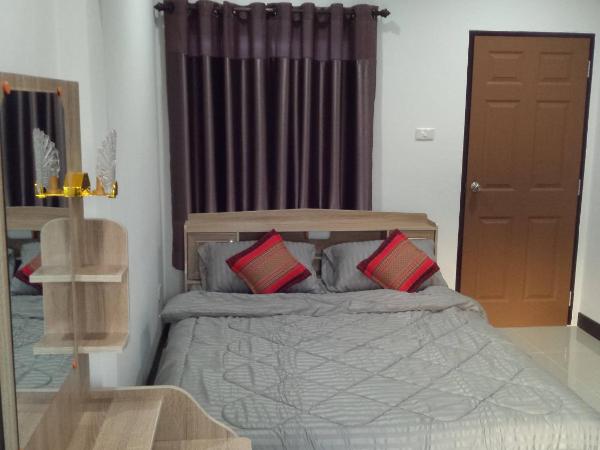 Chom Chan Guesthouse & Hostel : photo 10 de la chambre chambre lit queen-size avec balcon