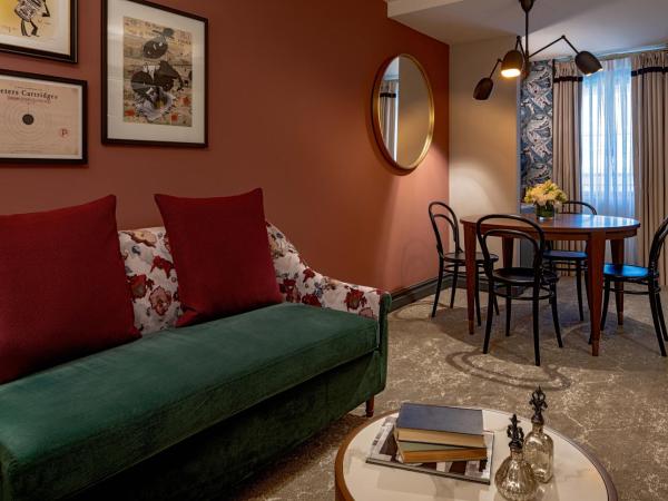 The Eliza Jane, in The Unbound Collection by Hyatt : photo 2 de la chambre chambre accessible aux personnes à mobilité réduite avec 2 lits queen-size et baignoire adaptée