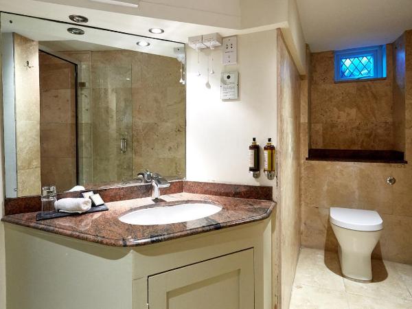 Dorian House Boutique B&B - Free Parking! : photo 4 de la chambre chambre double supérieure lit king-size 