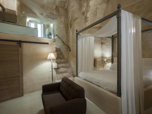 L'Hotel In Pietra : photo 4 de la chambre suite avec jacuzzi et terrasse