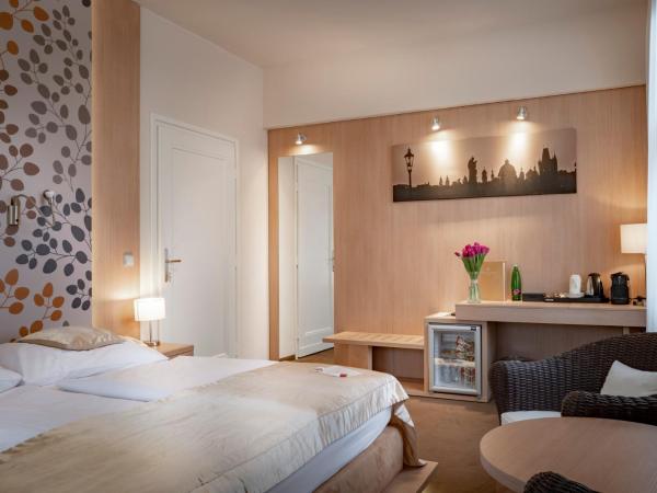 Pytloun Kampa Garden Hotel Prague : photo 1 de la chambre suite - vue sur rivière