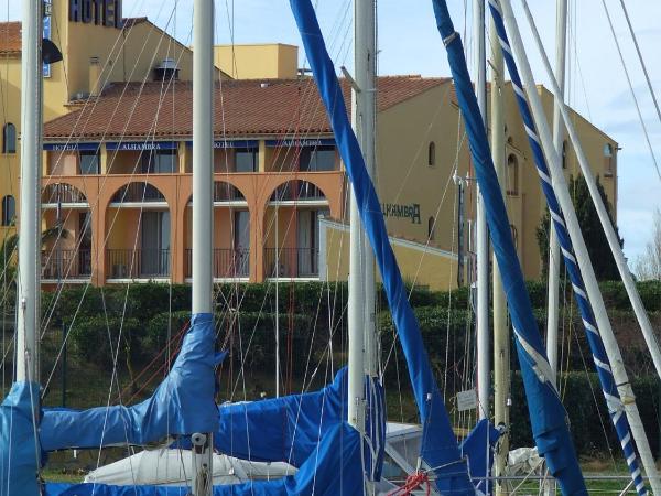 Hotel Alhambra : photo 2 de la chambre chambre avec terrasse et climatisation - vue sur port