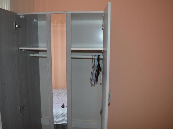 Library View Villa Holiday Home : photo 6 de la chambre chambre simple standard avec salle de bains commune