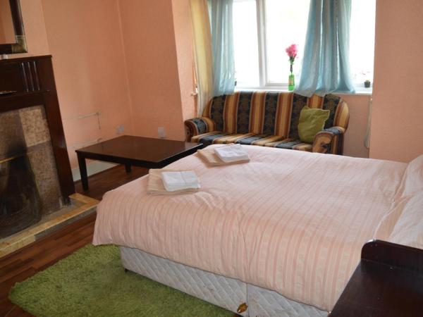 Library View Villa Holiday Home : photo 2 de la chambre chambre double standard avec salle de bains commune