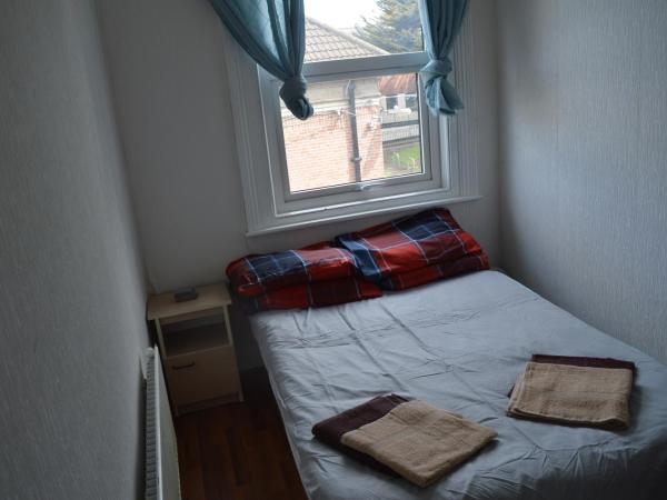 Library View Villa Holiday Home : photo 4 de la chambre chambre double standard avec salle de bains commune