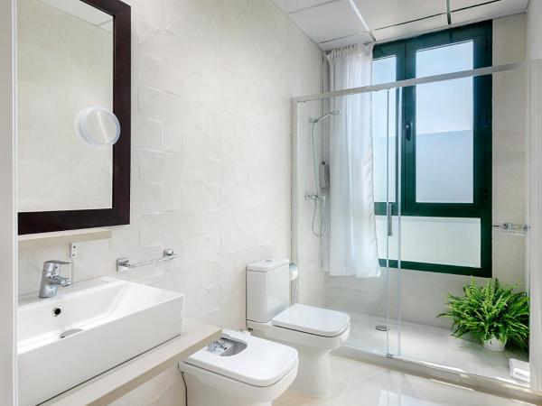 Opera House Valencia B&B : photo 3 de la chambre chambre lits jumeaux