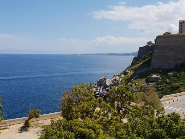 Hotel Restaurant Christophe Colomb : photo 8 de la chambre chambre double ou lits jumeaux - vue sur mer