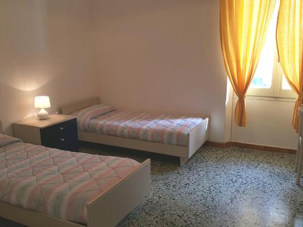 Il Giardino del Nespolo : photo 1 de la chambre chambre lits jumeaux avec salle de bains privative séparée