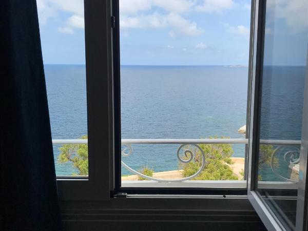 Hotel Restaurant Christophe Colomb : photo 7 de la chambre chambre double ou lits jumeaux - vue sur mer