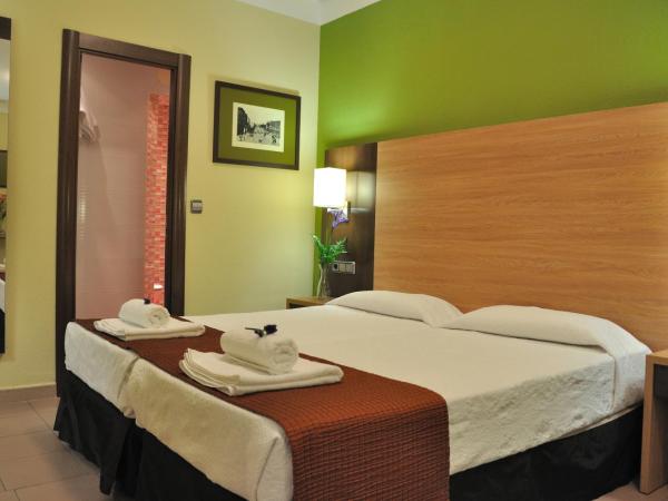 Hostal Ballesta : photo 3 de la chambre chambre double ou lits jumeaux