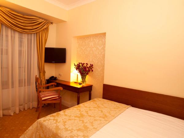 Hotel Kolegiacki : photo 1 de la chambre chambre simple classique avec vue sur le patio

