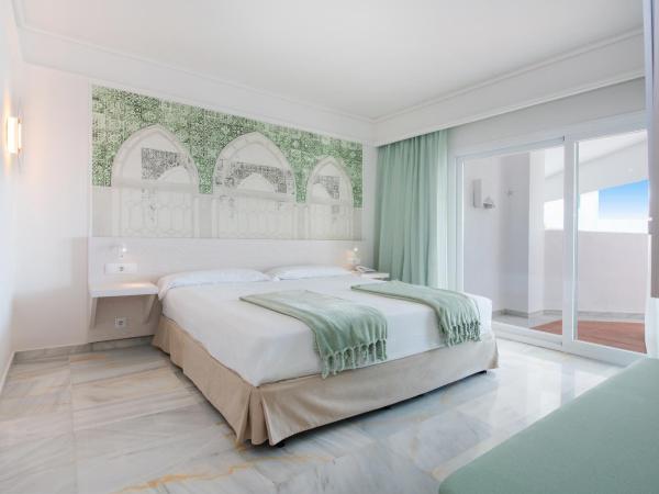 Iberostar Selection Marbella Coral Beach : photo 2 de la chambre suite junior - vue sur piscine 