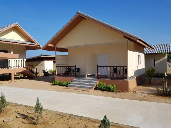 Poolside Bungalows : photo 2 de la chambre bungalow avec terrasse